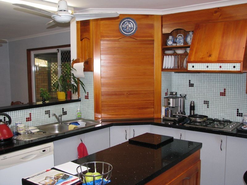 2 William Street, Urangan QLD 4655