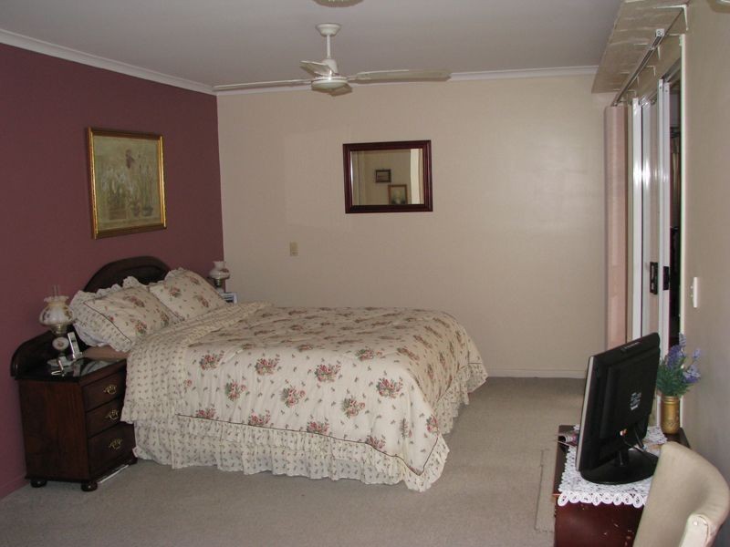 2 William Street, Urangan QLD 4655