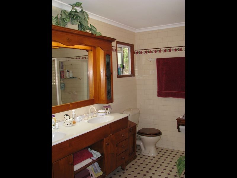 2 William Street, Urangan QLD 4655