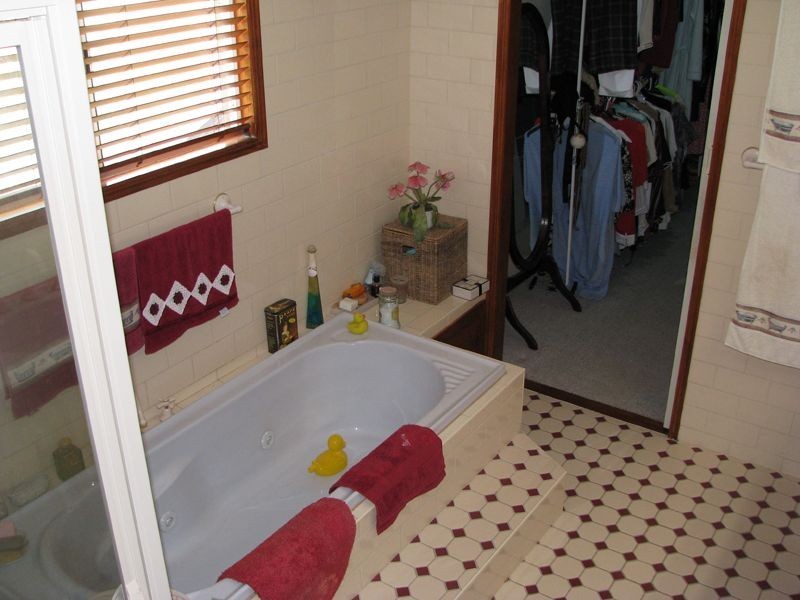 2 William Street, Urangan QLD 4655