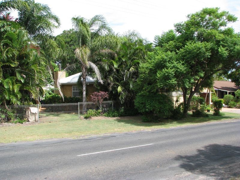 2 William Street, Urangan QLD 4655