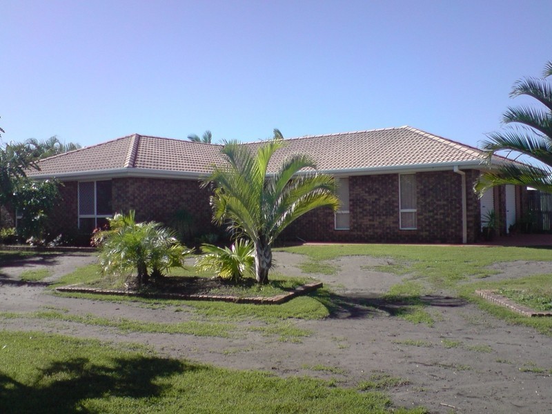 2 Silvereye Court, Eli Waters QLD 4655