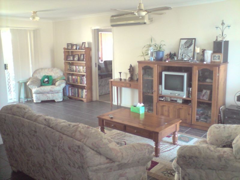 2 Silvereye Court, Eli Waters QLD 4655