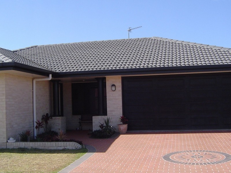 53 Wide Bay Drive, Eli Waters QLD 4655