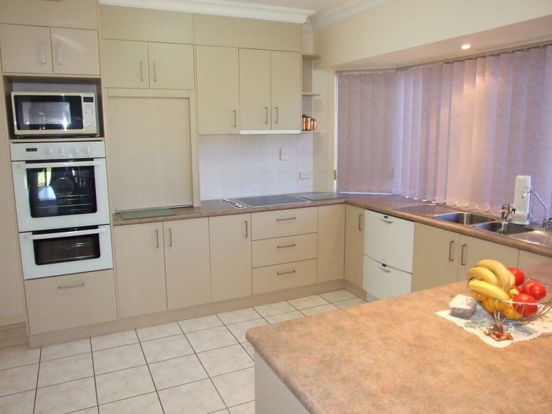 29 Bayrise Drive, Urangan QLD 4655