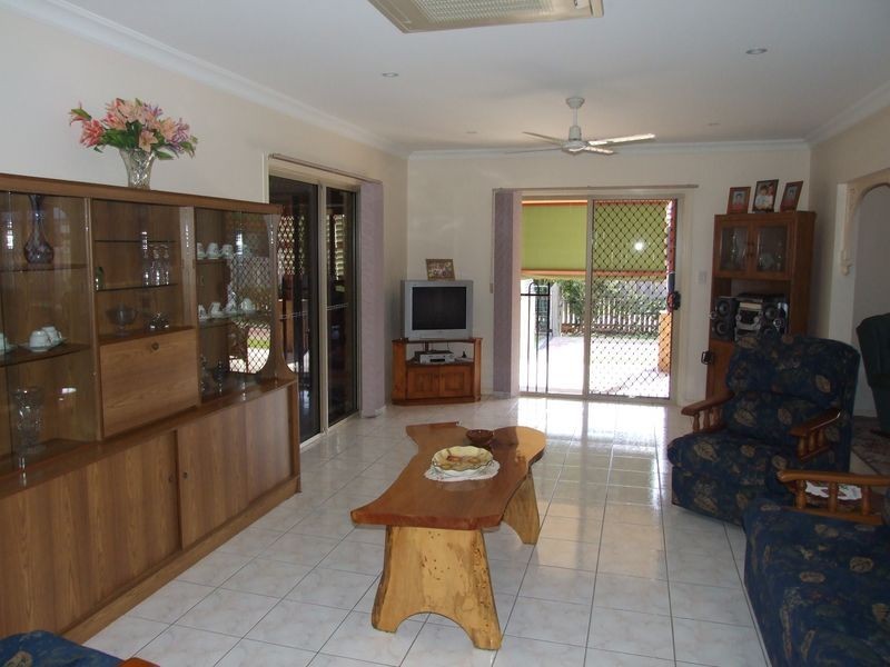 29 Bayrise Drive, Urangan QLD 4655
