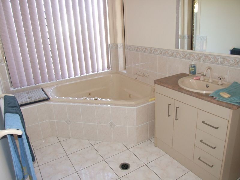 29 Bayrise Drive, Urangan QLD 4655