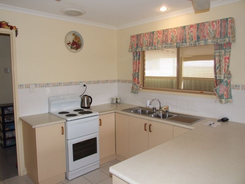 Point Vernon QLD 4655