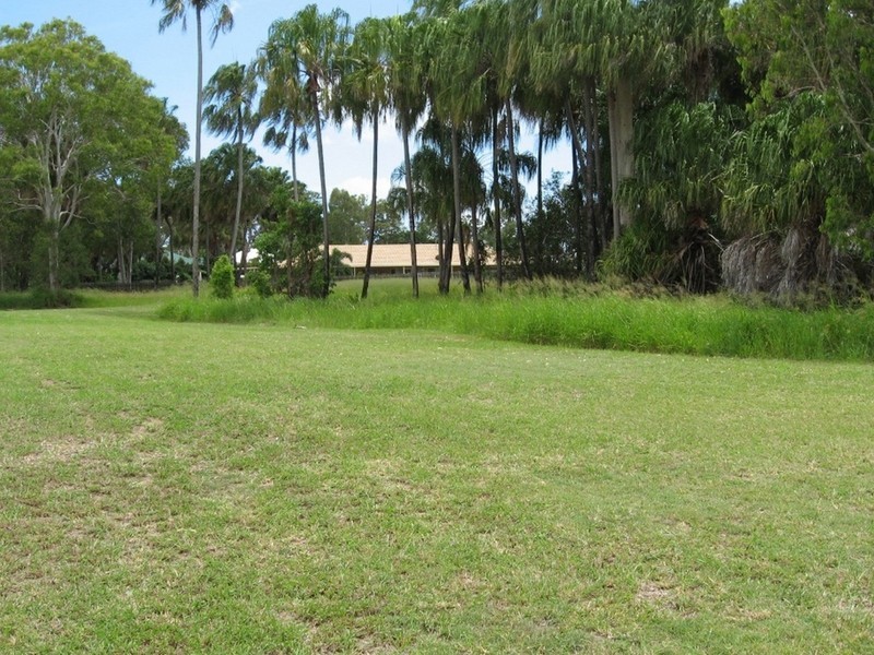 13 Seahorse Circuit, Booral QLD 4655