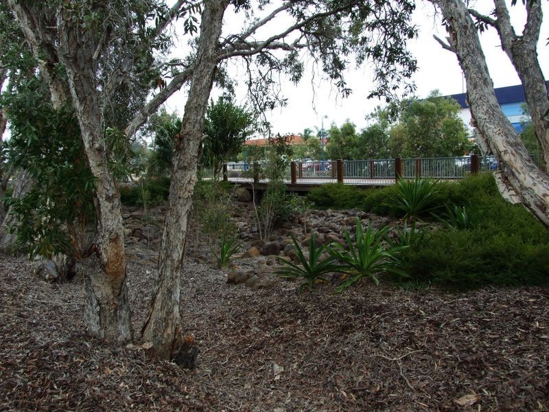 2//7 Pilot Street, Urangan QLD 4655