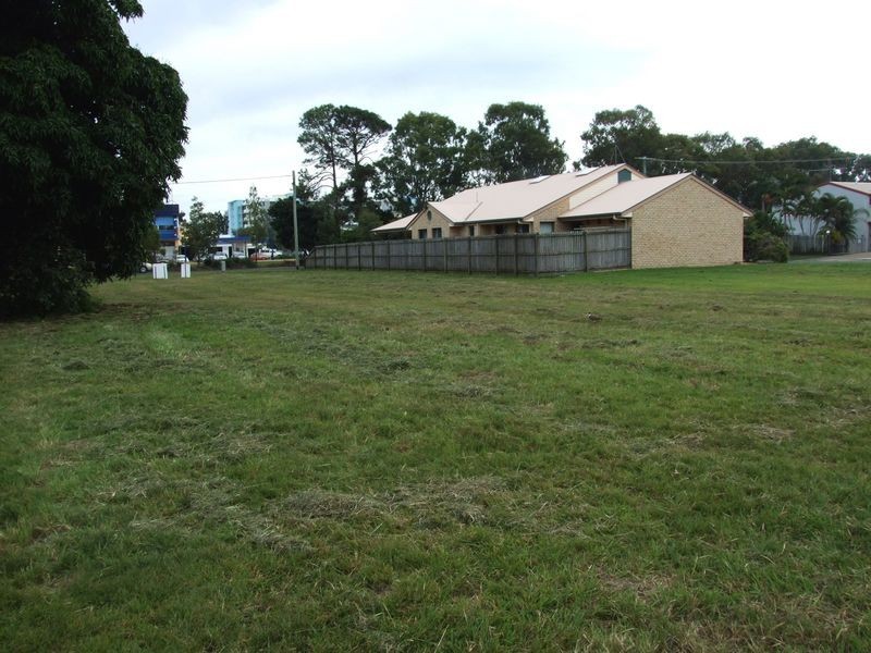 2//7 Pilot Street, Urangan QLD 4655