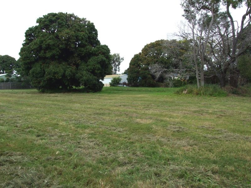 2//7 Pilot Street, Urangan QLD 4655