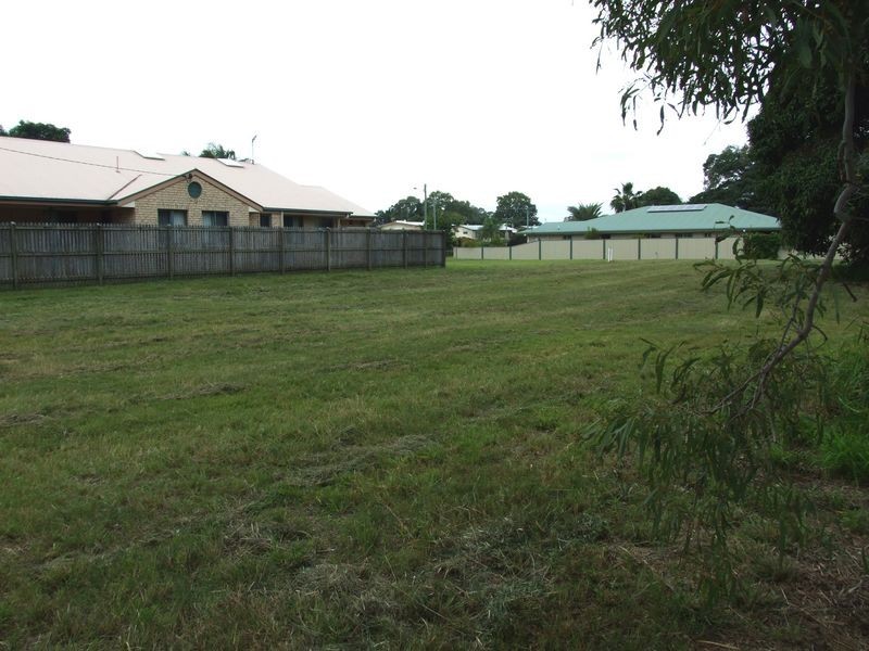 2//7 Pilot Street, Urangan QLD 4655