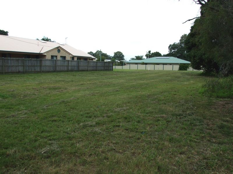 2//7 Pilot Street, Urangan QLD 4655