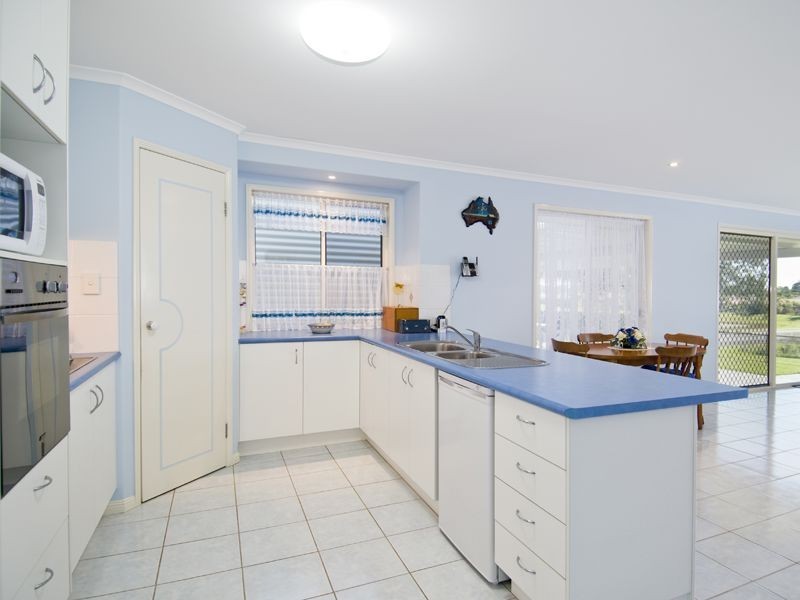 4 Bruce Street, Torquay QLD 4655