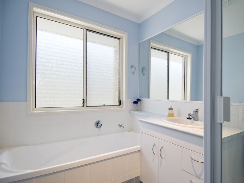 4 Bruce Street, Torquay QLD 4655