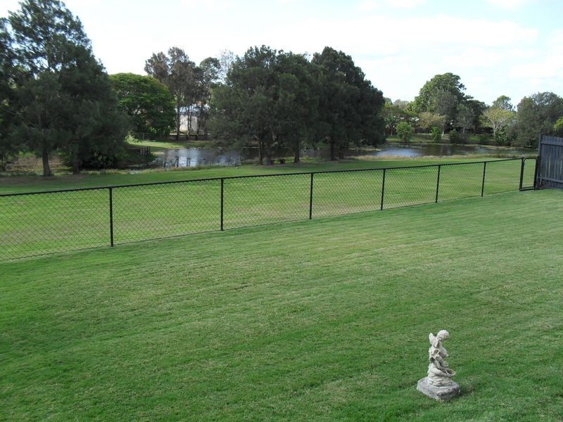 4 Bruce Street, Torquay QLD 4655