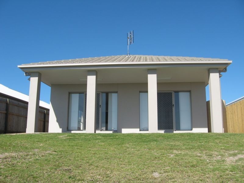 7 Lady Nelson Drive, Eli Waters QLD 4655