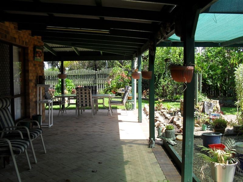 52 Barker Street, Point Vernon QLD 4655