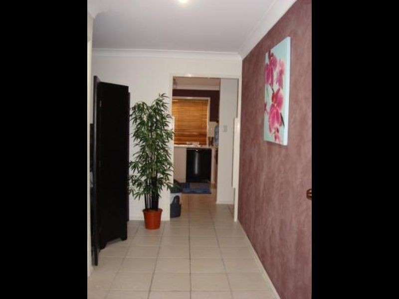 42 Aimee Drive, Urangan QLD 4655