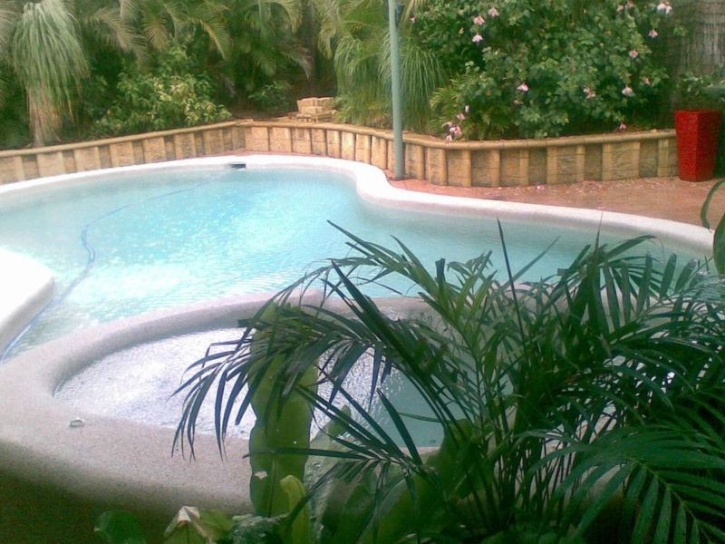 42 Aimee Drive, Urangan QLD 4655