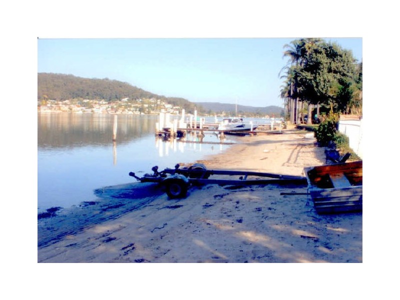 St Huberts Island NSW 2257