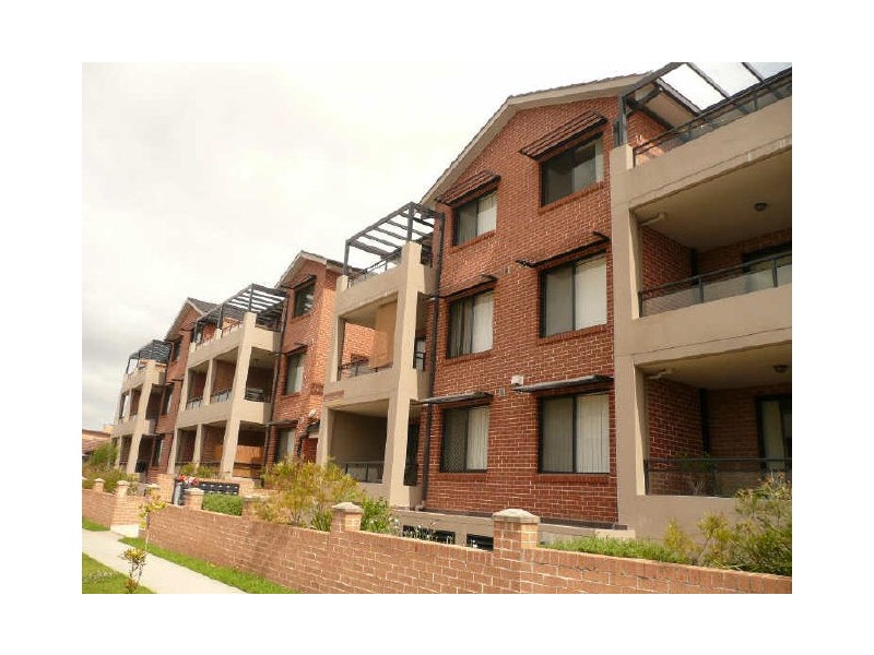 8/10-12 Wingello Street, Guildford NSW 2161