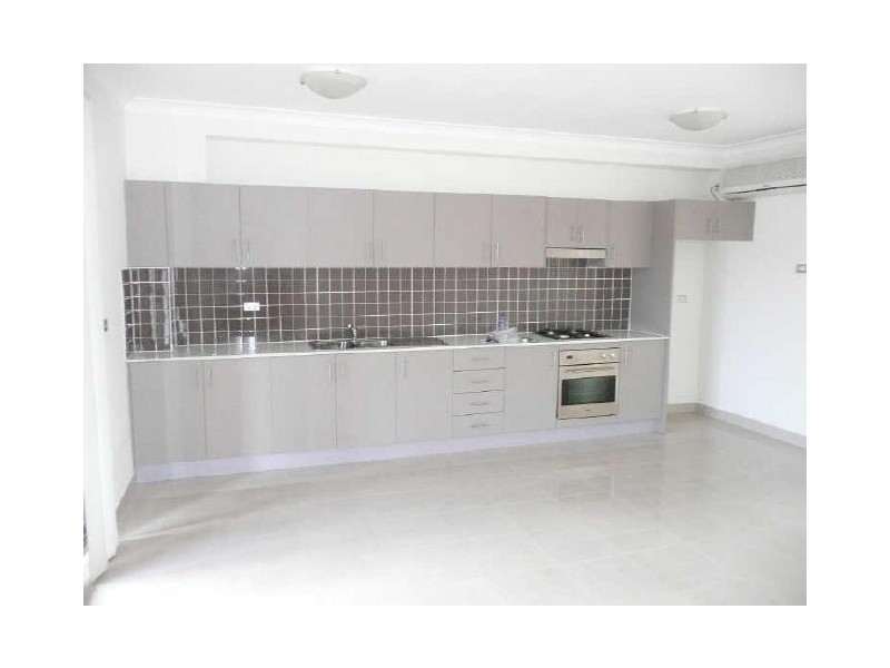 8/10-12 Wingello Street, Guildford NSW 2161