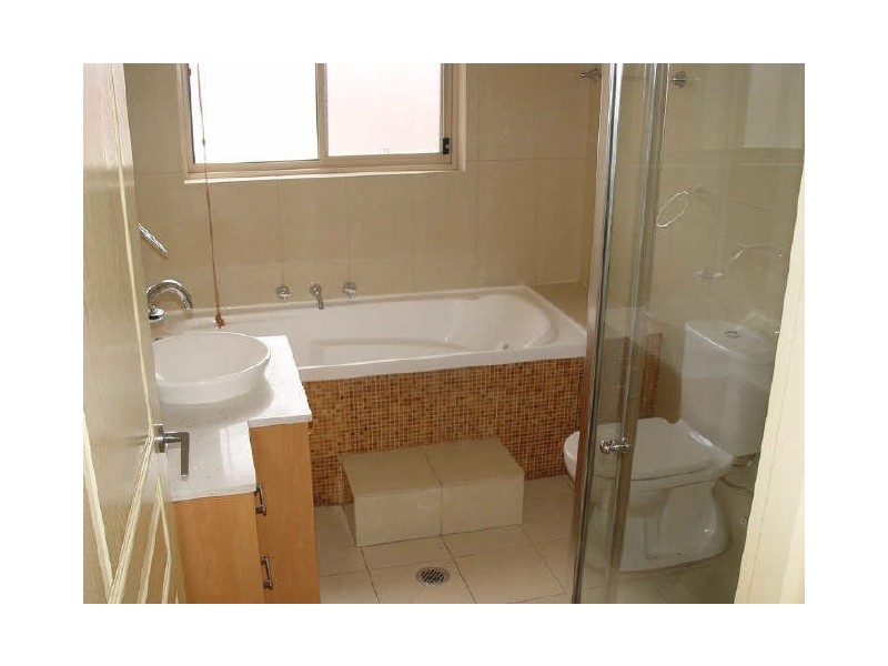 1 Lomond St (N), Guildford NSW 2161