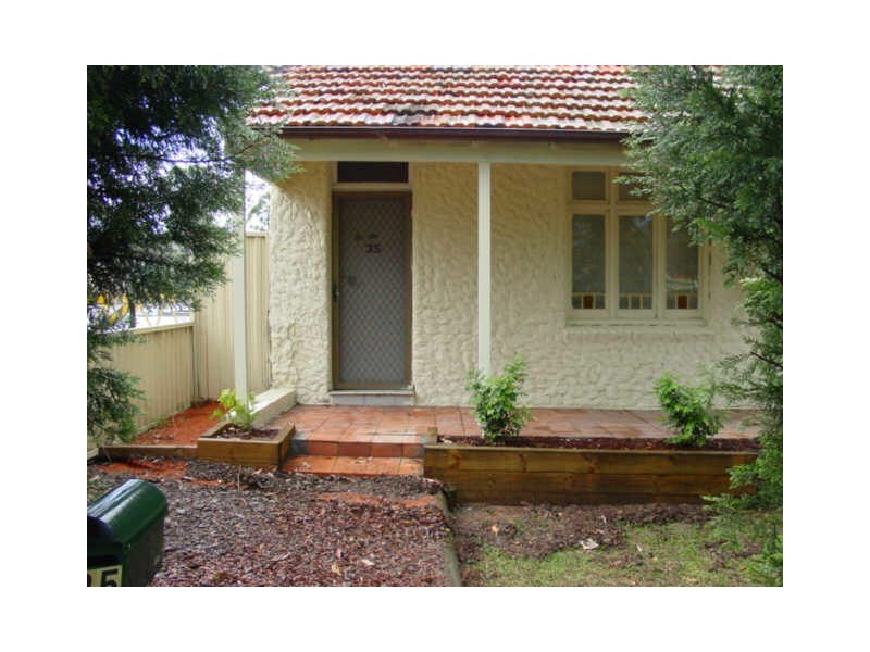 35 Hawksview Rd, Guildford NSW 2161