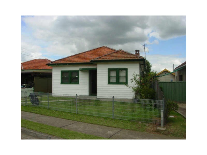 102 Military Rd, Guildford NSW 2161