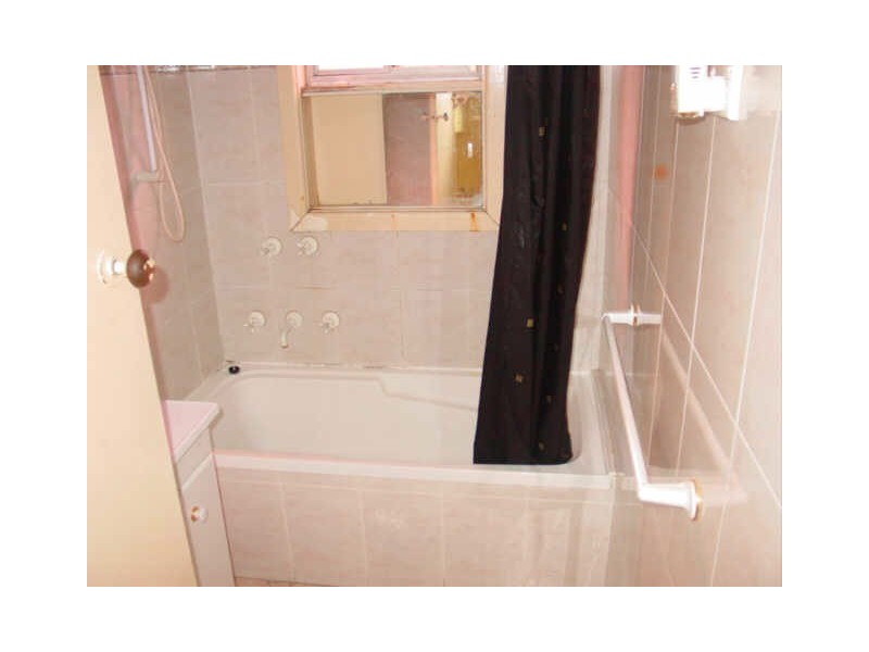 102 Military Rd, Guildford NSW 2161