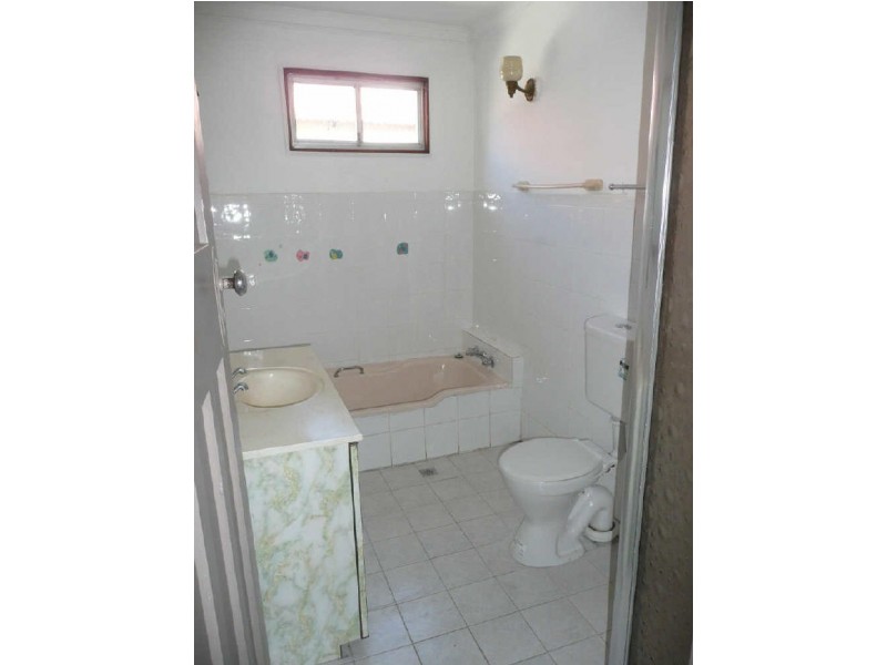 74 Station St, Guildford NSW 2161