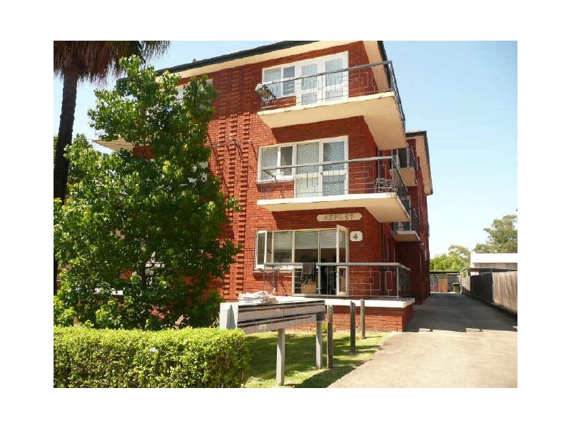 4/4 Calliope Street, Guildford NSW 2161