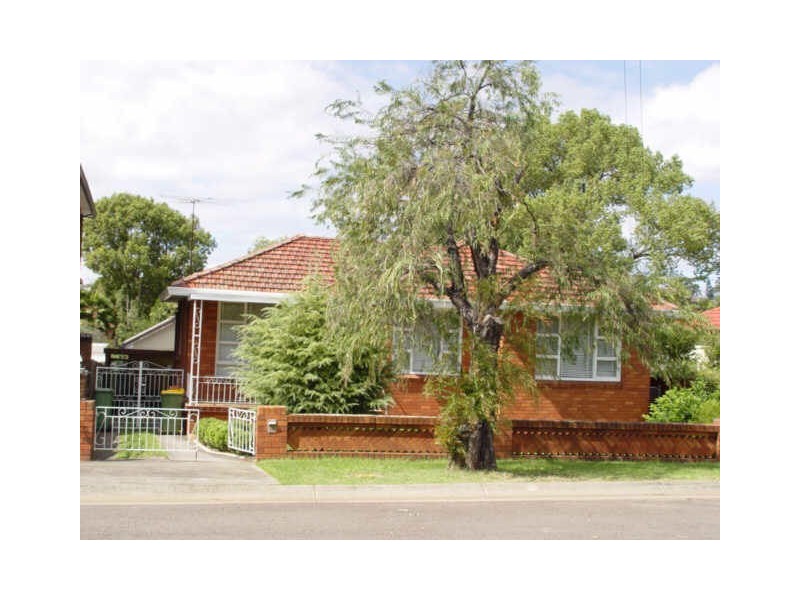 68 Milner Rd (N), Guildford NSW 2161