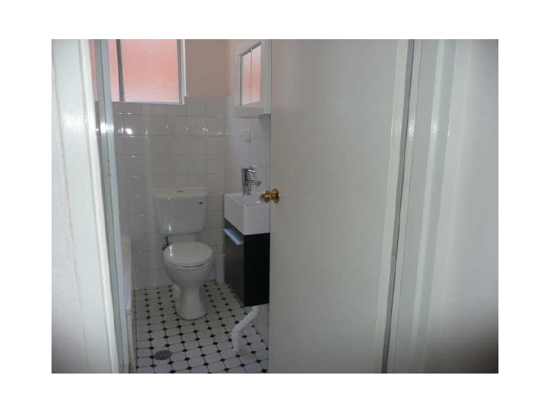 1/4 Calliope Street, Guildford NSW 2161