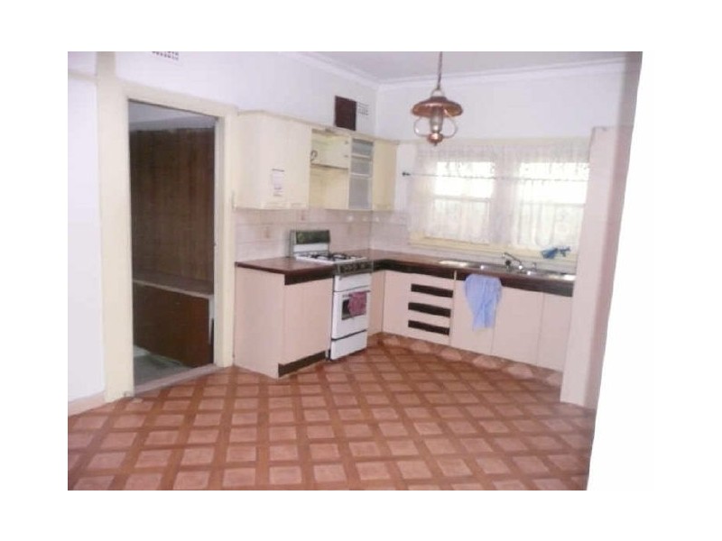 319 Woodville Rd, Guildford NSW 2161