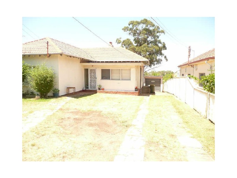 2/64 Hawksview Rd, Guildford NSW 2161