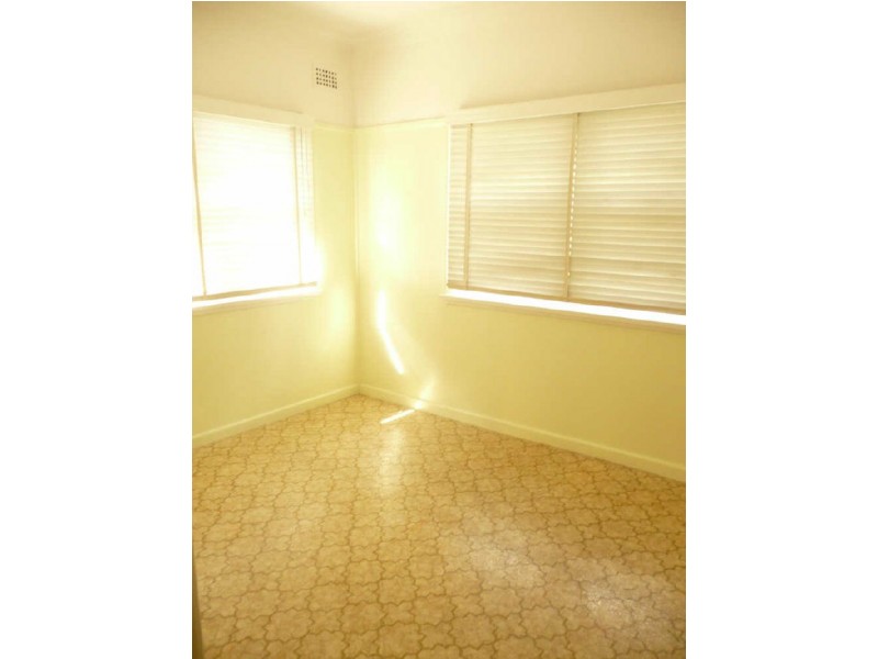 6 Railway Street (N), Guildford NSW 2161