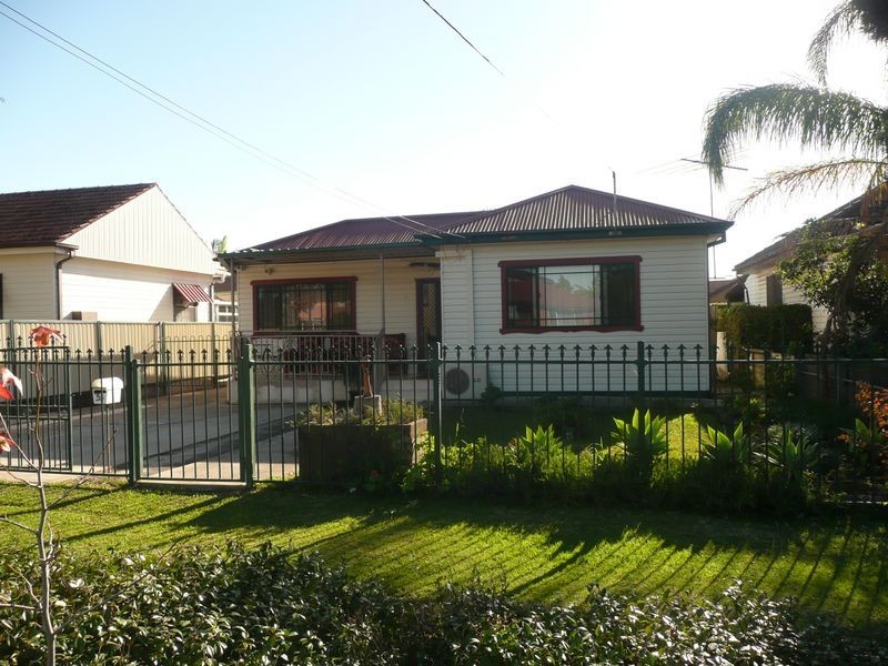 53 Lansdowne St, Merrylands NSW 2160