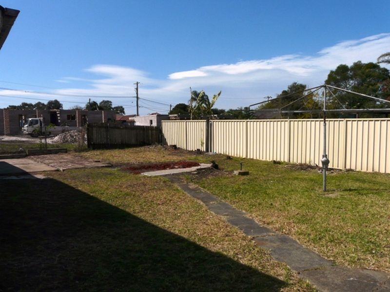 10 McPhee St, Chester Hill NSW 2162