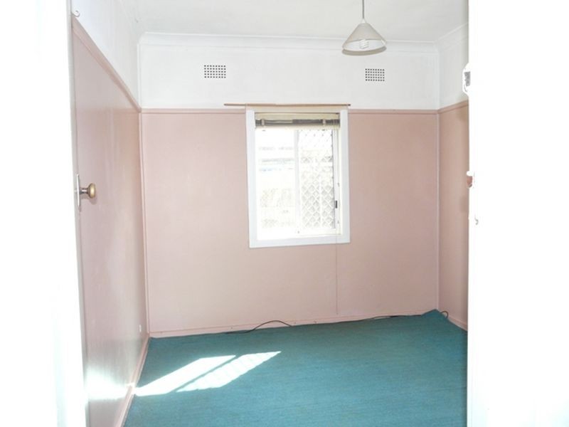 10 McPhee St, Chester Hill NSW 2162