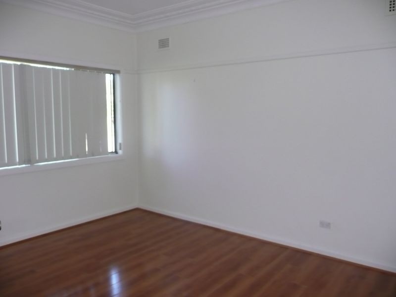 87 Military Rd, Guildford NSW 2161