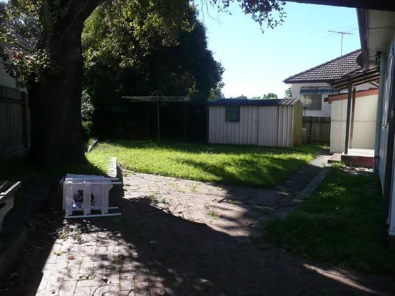 87 Military Rd, Guildford NSW 2161