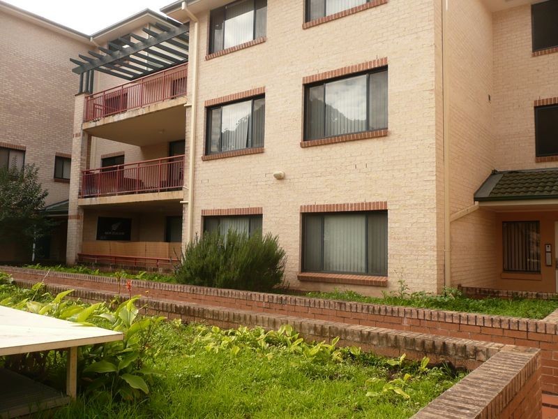 17/2-4 Kane Street, Guildford NSW 2161