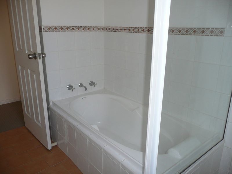 17/2-4 Kane Street, Guildford NSW 2161