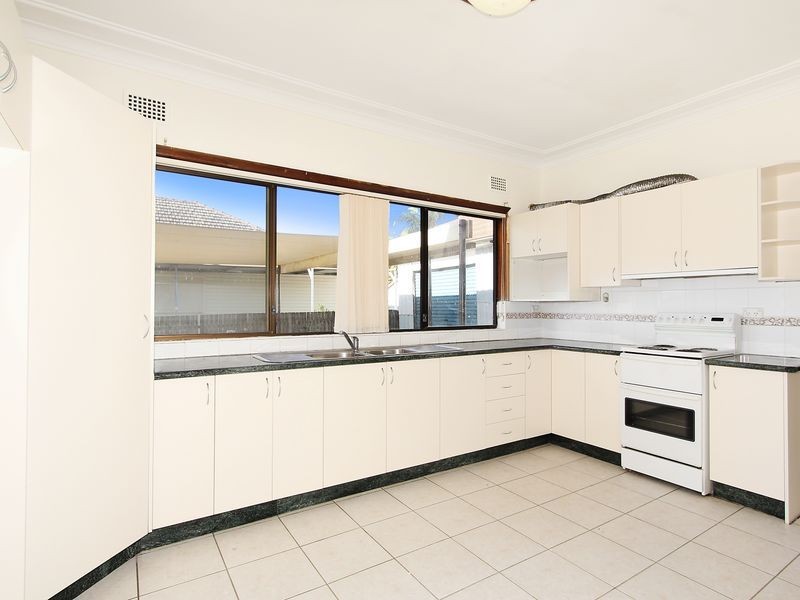 31 Railway Street, Old Guildford NSW 2161