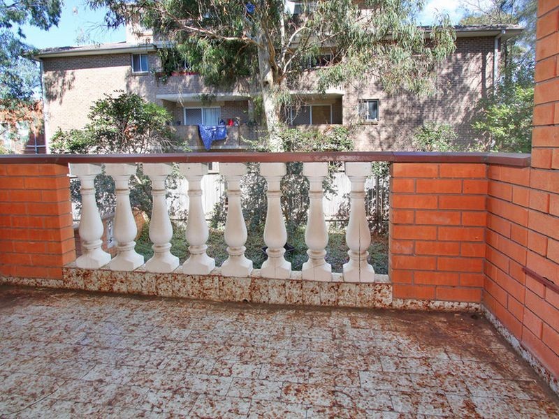 2/84 The Esplanade, Guildford NSW 2161