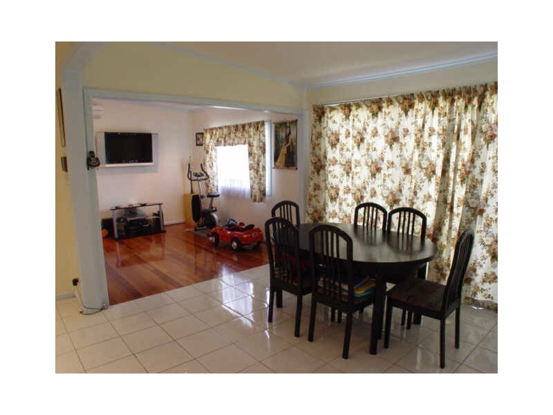 18 Robertson Street, Guildford West NSW 2161