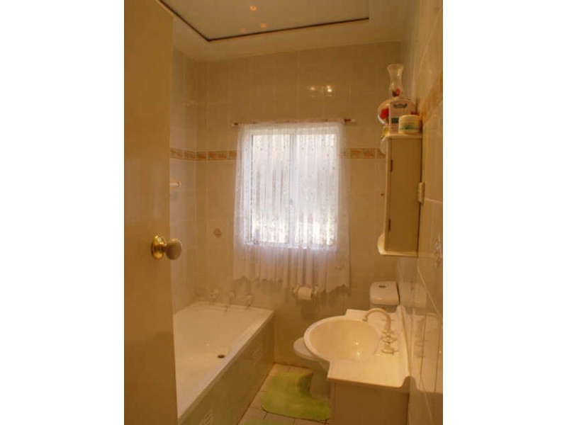 18 Robertson Street, Guildford West NSW 2161